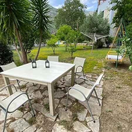 Steinturm Mit Dach-terrasse Zwischen Fluss, Und Gebirge- Spiti Pirgos Holiday home Paralia Sergoulas